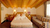 Santeshotel ***