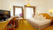 Santeshotel ***