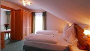 Santeshotel ***