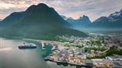 Za polární září podél norského pobřeží s Hurtigruten