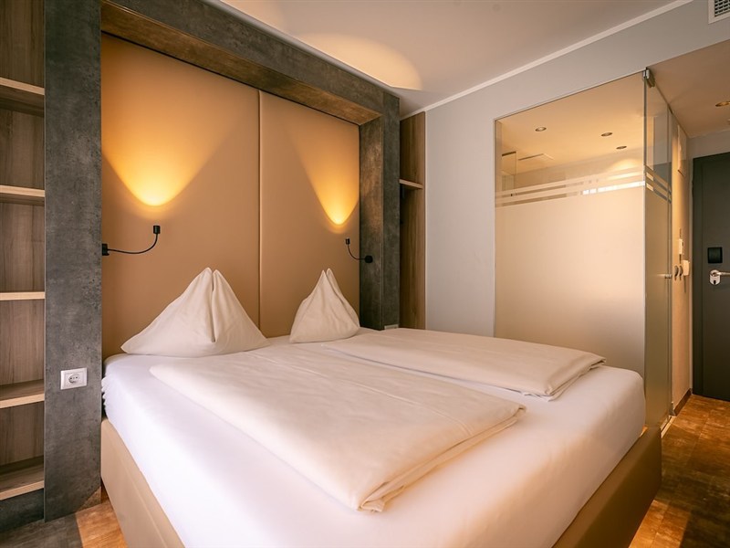 Hotel Rocket Rooms Velden ***