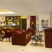 Hilton Al Hamra Beach & Golf Resort Ras Al Khaimah - lounge u recepce - ckmarcopolo.cz