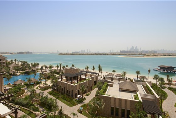 Marco Polo - Sofitel The Palm Dubai - zahrada s bazénem a pláží