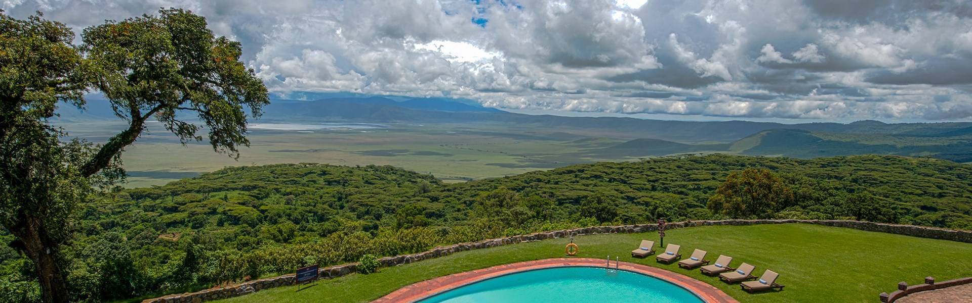 Marco Polo - Ngorongoro Sopa Lodge - Ngorongoro Sopa Lodge je postavena na hraně kaldery. Užijte si nádherný výhled do kráteru