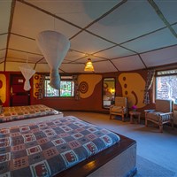 Amboseli Sopa Lodge - Pokoje jsou veliké a vybavené dvěma manželskými postelemi. - ckmarcopolo.cz
