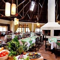 Masai Mara Sopa Lodge - Hlavní restaurace. - ckmarcopolo.cz