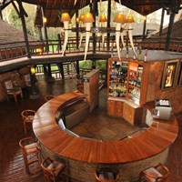 Ol Tukai Lodge Amboseli - Bar je otevřený do pozdních hodin. - ckmarcopolo.cz