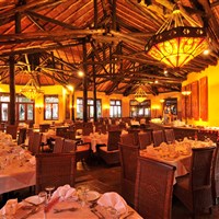 Ol Tukai Lodge Amboseli - Centrální restaurace. - ckmarcopolo.cz