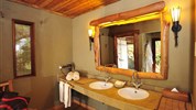 Jóga v Keni - jóga u moře  + safari - s českou lektorkou - Koupelna v Junior Suite