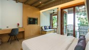 Zájezd k moři -  Samui - Coral Cliff Beach  (Coral Cove Chalet) - pokoj deluxe v hlavní budově