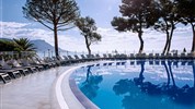 Jóga ve Francii -  kurz hormonální jógy - s českou lektorkou - Ubytování - bazén s výhledem