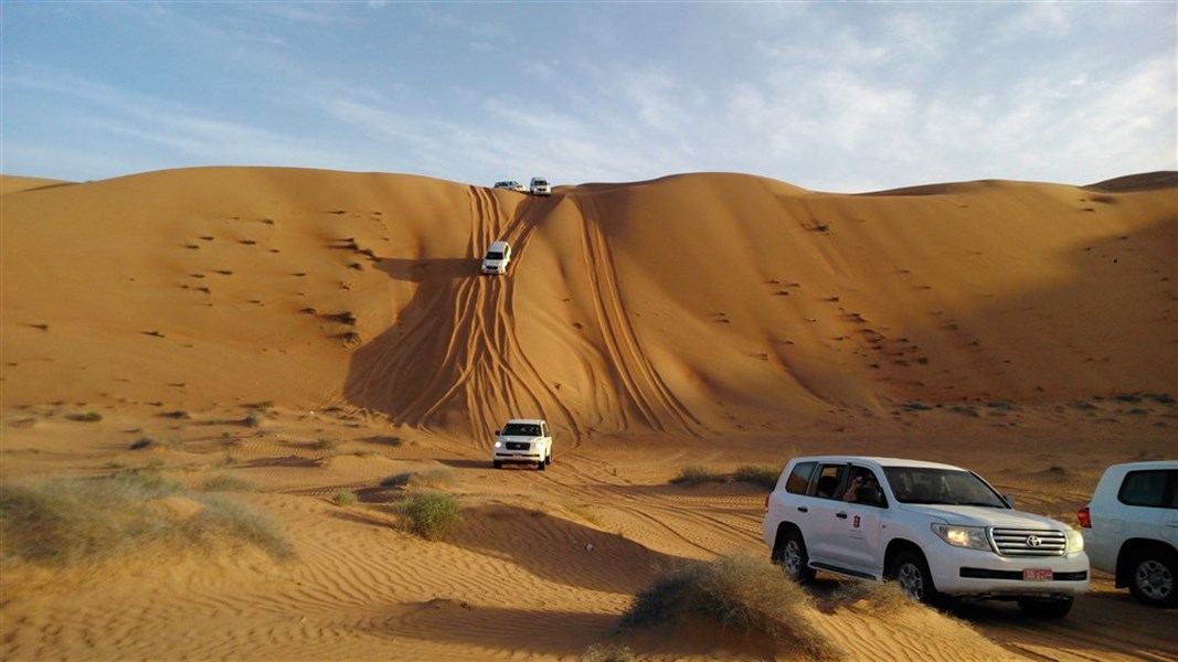 Off-Roadem do ománských hor + poušť + moře (self drive) - Jízda mezi dunami 4x4
