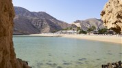 Privátní okruh Ománem + moře (s vlastním řidičem) - Muscat Hills Resort - pohled ze zátoky