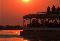Západ slunce na řece Zambezi