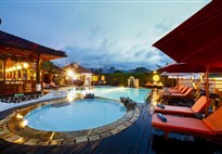 Bali Taman Beach Resort_bazén