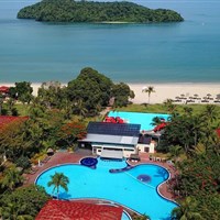 Holiday Villa Beach Resort and Spa - Hotelový bazén a pláž - ckmarcopolo.cz