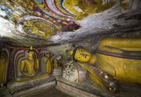 Jeskynní chrám v Dambulle - před zručností dávných výtvarníků nezbývá než smeknout
