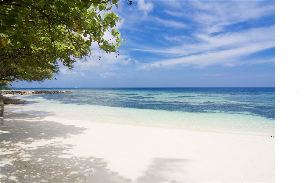 Equator Village 3*