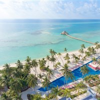 Kandima Maldives 5* - pláž s bazénem - ckmarcopolo.cz