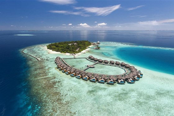 Marco Polo - Baros Maldives Resort 5* - - Pohled na ostrov s vilami nad vodou