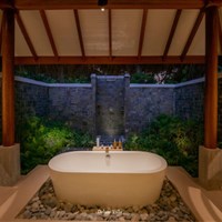 Baros Maldives Resort 5* - - Deluxe Villa - ckmarcopolo.cz