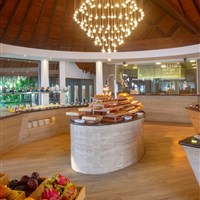 Baros Maldives Resort 5* - - Lime Restaurant snídaně - ckmarcopolo.cz
