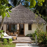 Kuramathi Island Resort - deluxe beach villa - ckmarcopolo.cz