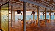 Kuramathi Island Resort 4* - 30% sleva při objednání do 15.3. - bar Reef