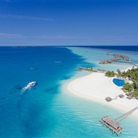 Velassaru Maldives 5* - - pohled na ostrov - ckmarcopolo.cz