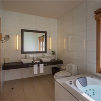 Veligandu Island Resort & Spa - Water Villa - ckmarcopolo.cz