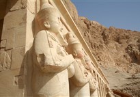 Vstup do chrámu královny Hatšepsut