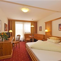 Hotel Alphof - ckmarcopolo.cz