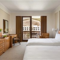 Shangri-La's Barr Al Jissah Resort & Spa Al Waha - pokoj superior - ckmarcopolo.cz