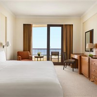 Shangri-La's Barr Al Jissah Resort & Spa Al Waha - superior pokoj s výhledem na moře - ckmarcopolo.cz