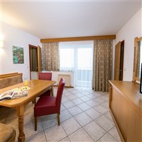 Hotel Toni (W) - ckmarcopolo.cz