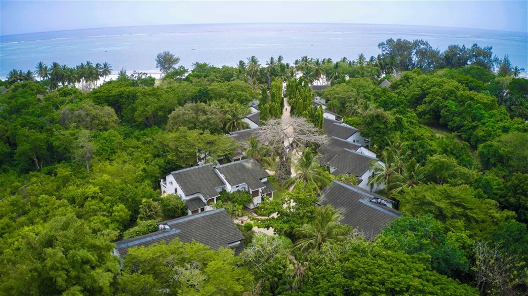 Pinewood Beach Resort & Spa 4*