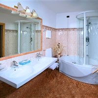 Hotel Roulette Diamant & Rubino - ckmarcopolo.cz