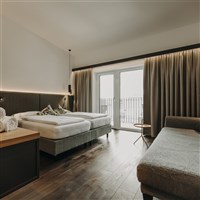 Hotel The View (S) - ckmarcopolo.cz