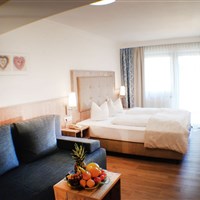 Hotel Alphof (S) - ckmarcopolo.cz