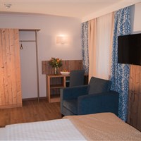 Hotel Alphof (S) - ckmarcopolo.cz