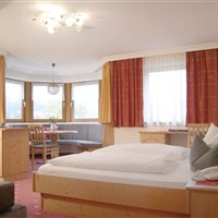 Hotel Alphof (S) - ckmarcopolo.cz