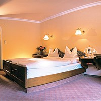 Hotel Arlberg (S) - ckmarcopolo.cz