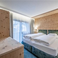 Hotel Enzian (W) - ckmarcopolo.cz