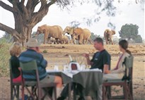 Keňa_Tsavo East_Satao Camp_