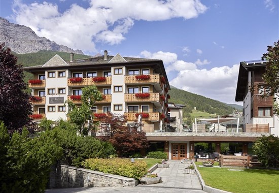 Hotel Rezia (léto/Sommer) - Italské Alpy