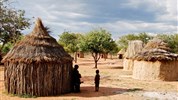 Kmeny severu Namibie a safari v NP Etosha (s českým průvodcem) - Namibie_zajezd_dovolena_Himba_village