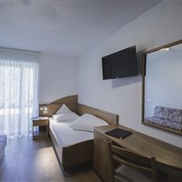 Hotel Adler (léto/Sommer) - ckmarcopolo.cz