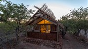 Divoká Namibie a safari v NP Etosha (expedičním náklaďákem s českým průvodcem) - Luxusní bungalov u NP Etosha