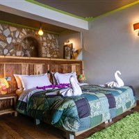 BirdNest Resort - Uganda_Lake Bunyonyi_Bird’s Nest Resort_ - ckmarcopolo.cz