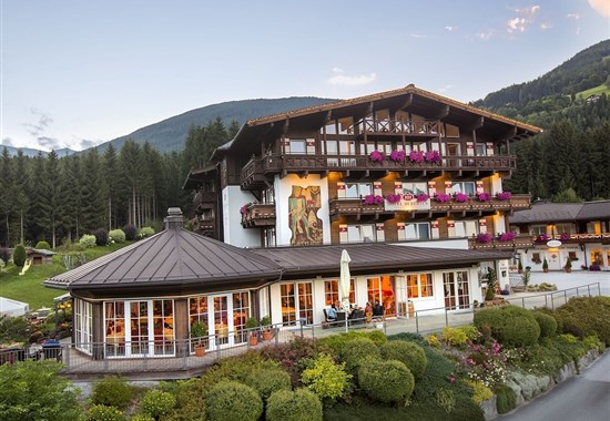 Hotel Hubertus (S) - Neukirchen-Wildkogel Arena - 